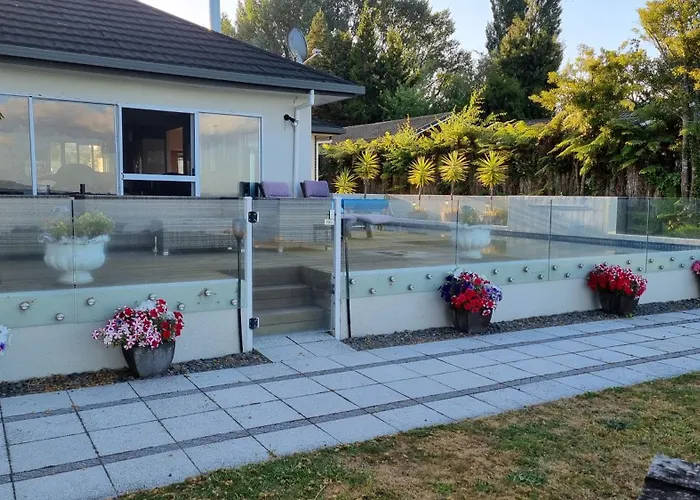 Tuiglen Lakeside Apartment *