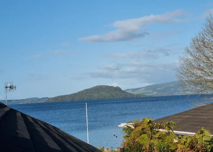 Tuiglen Lakeside